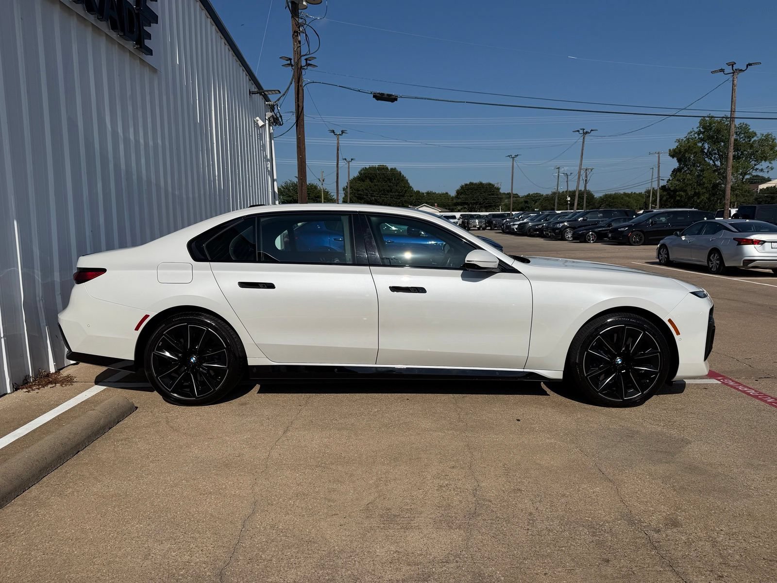 Used 2023 BMW 740i w/ Executive Package RWD image 8