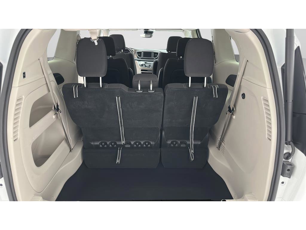 Used 2023 Chrysler Voyager LX FWD image 22