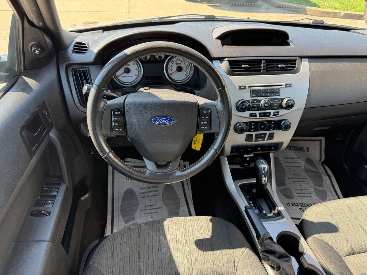 Used 2010 Ford Focus SE FWD image 16