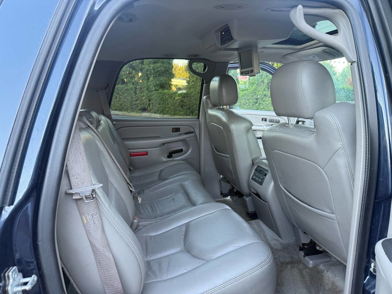 Used 2004 GMC Yukon SLT w/ 1SD Preferred Equipment Group image 16