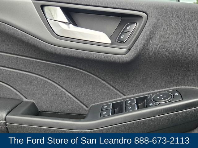 New 2025 Ford Escape SE image 21