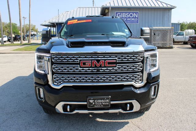 Used 2022 GMC Sierra 2500 Denali w/ Denali Black Diamond Edition AWD/4WD image 2