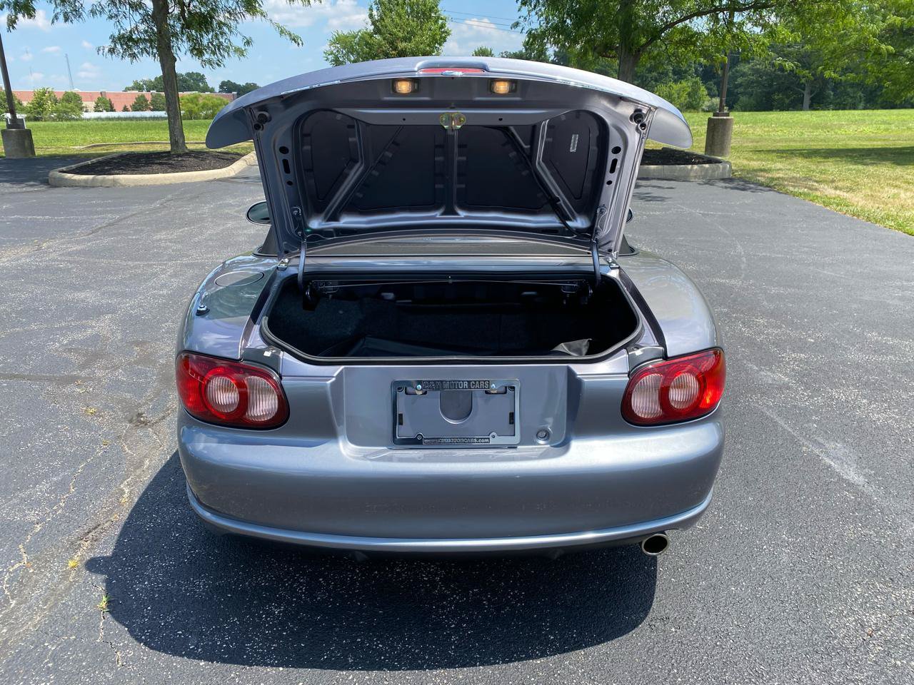 Used 2004 MAZDA MX-5 Miata MAZDASPEED w/ Grand Touring Pkg RWD image 40