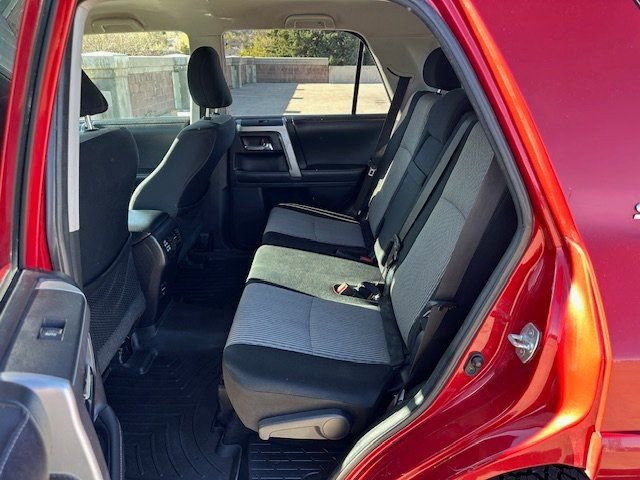 Used 2019 Toyota 4Runner SR5 AWD/4WD image 18