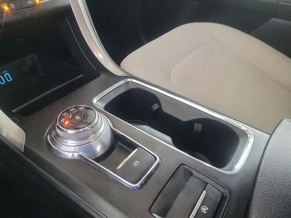 Used 2019 Ford Fusion SE w/ Equipment Group 151A FWD image 26