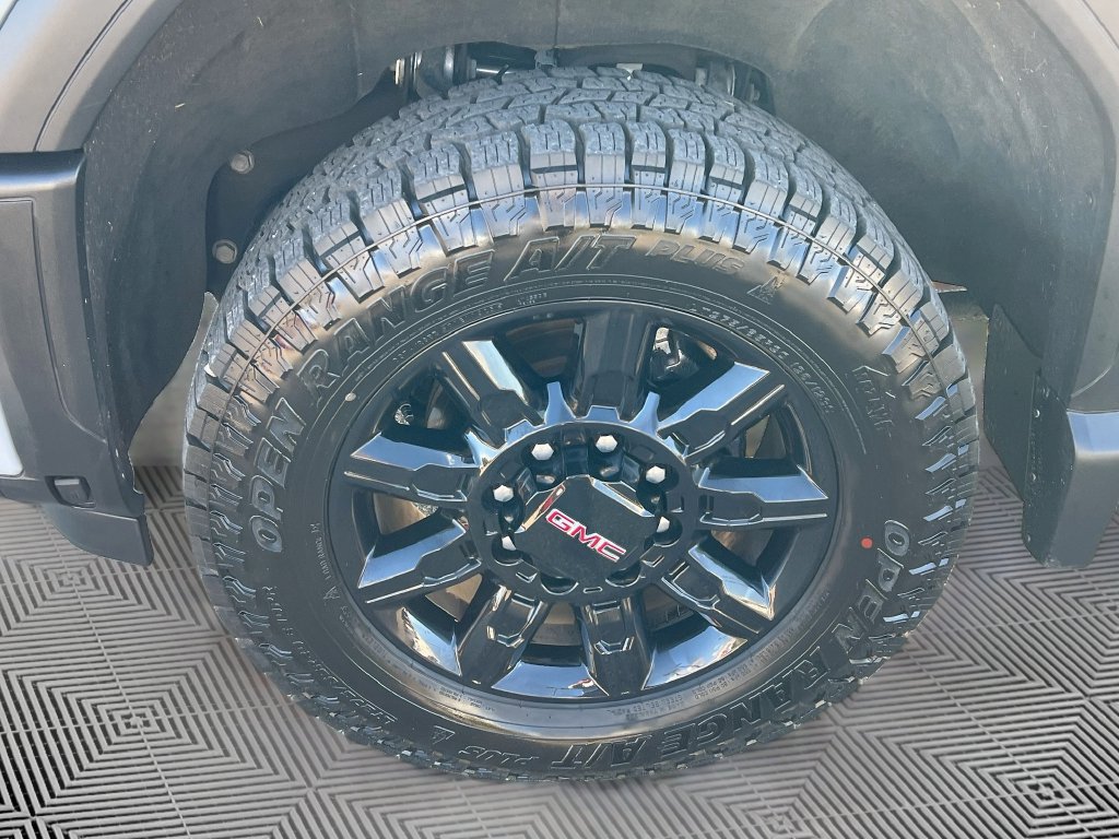Used 2024 GMC Sierra 2500 AT4 w/ AT4 Premium Plus Package AWD/4WD image 32