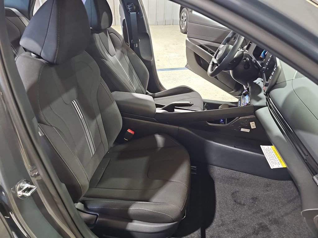 New 2026 Hyundai Elantra Sport FWD image 10