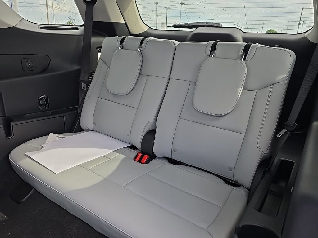 New 2026 Ford Explorer Platinum w/ LUX Leather Package AWD/4WD image 38