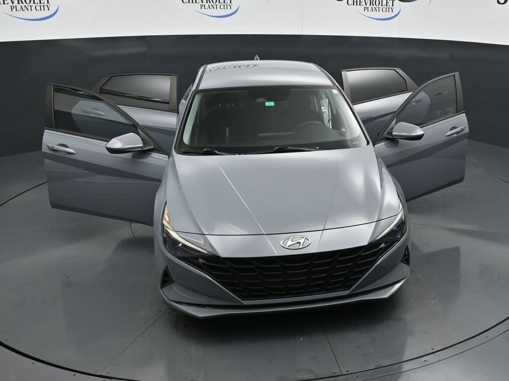 Used 2023 Hyundai Elantra SEL w/ Preferred Accessory Package FWD image 34