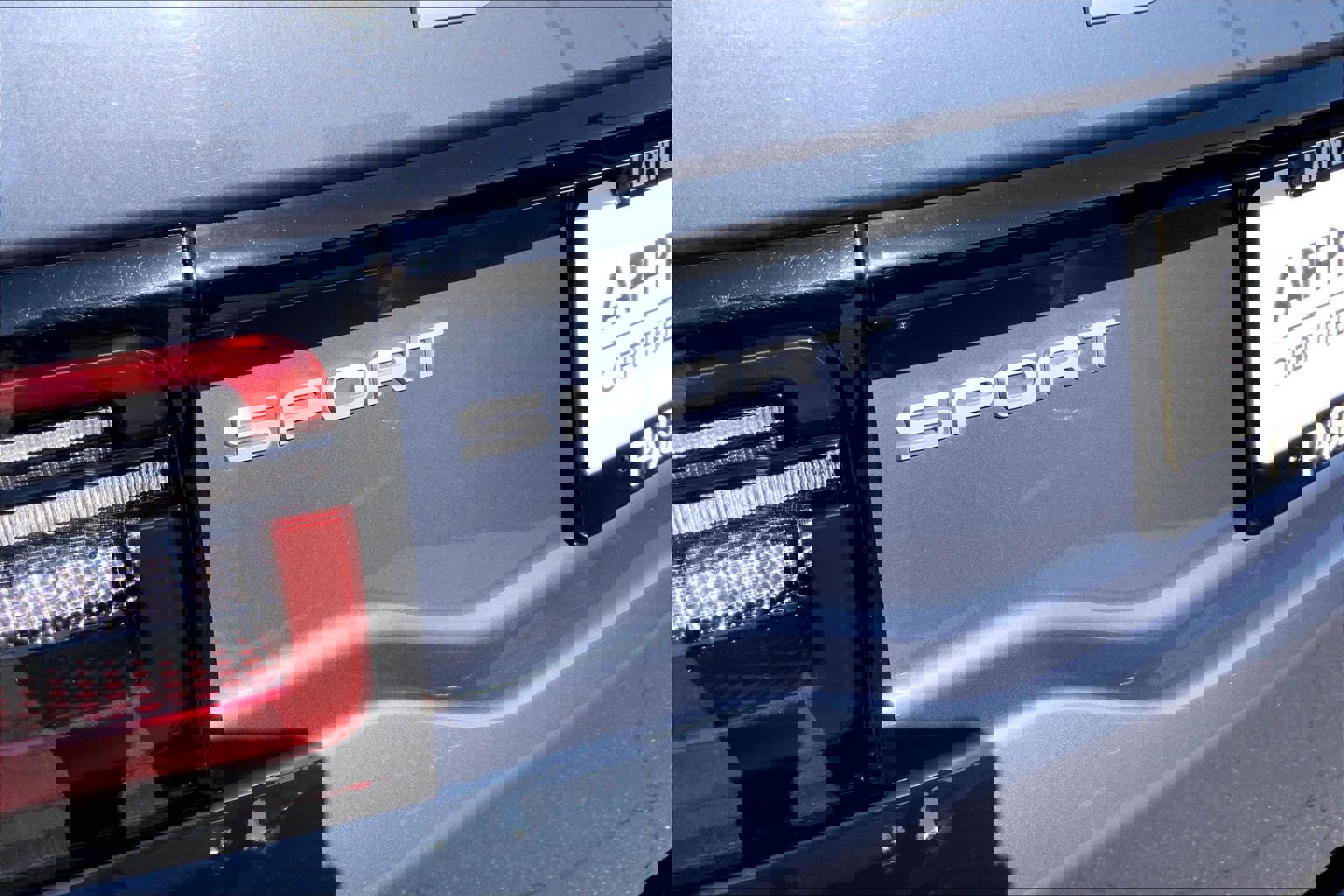 Used 2024 Land Rover Discovery Sport S image 9