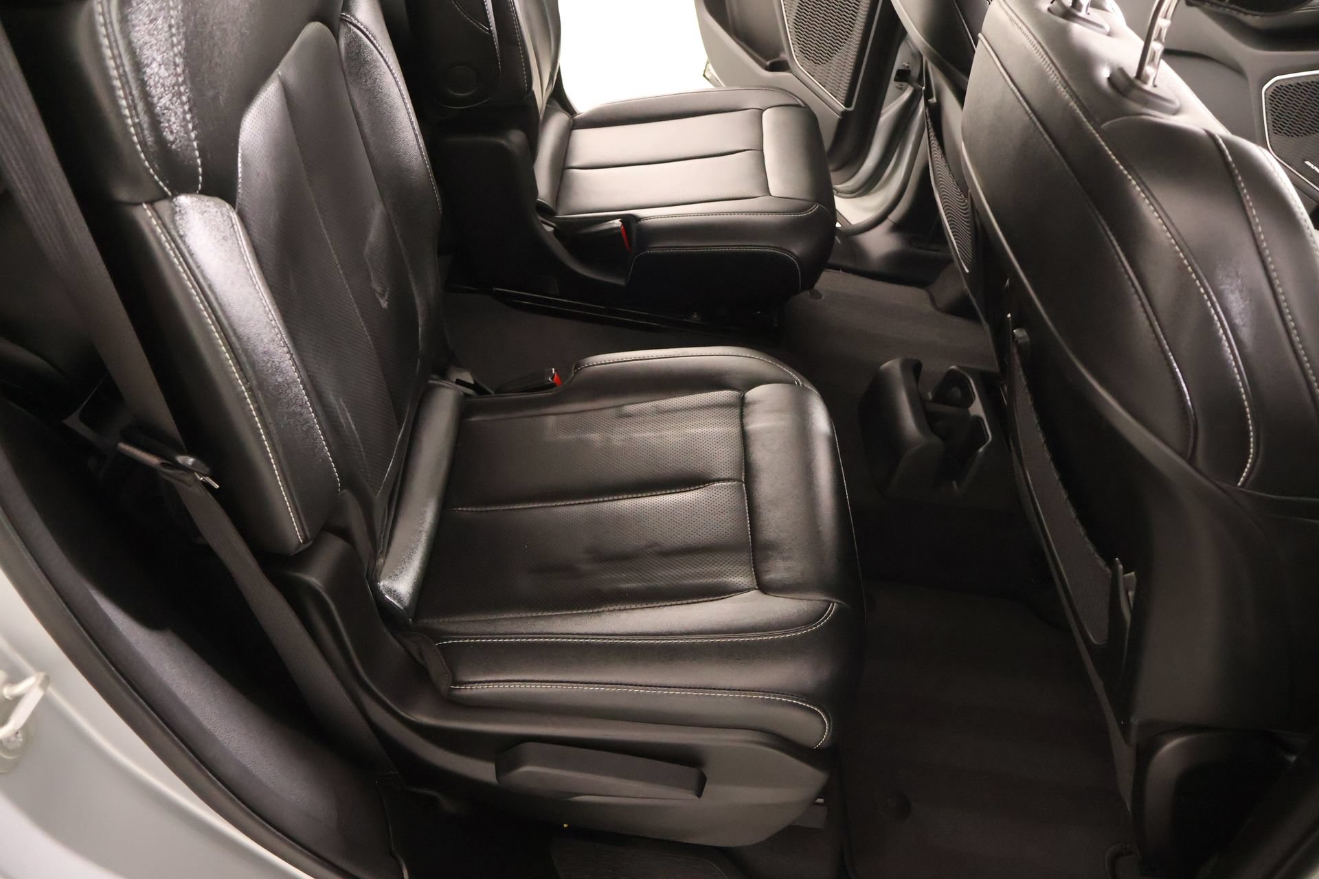 Used 2023 Jeep Grand Cherokee L Limited w/ Luxury Tech Group II RWD image 16