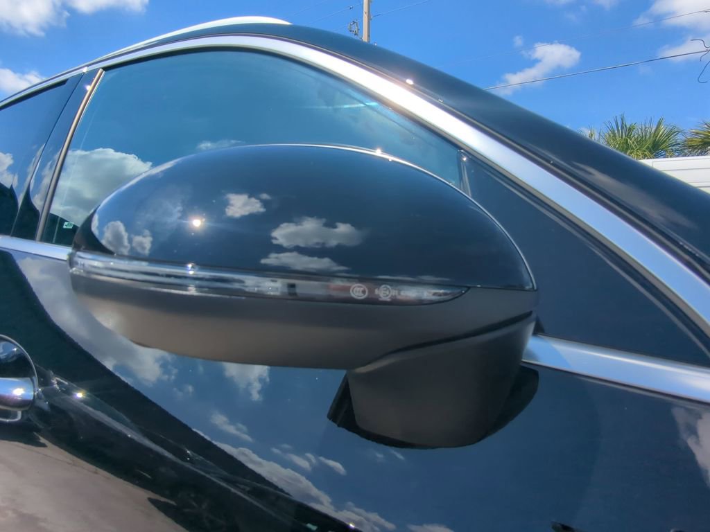 Used 2025 Mercedes-Benz GLC 300 image 23