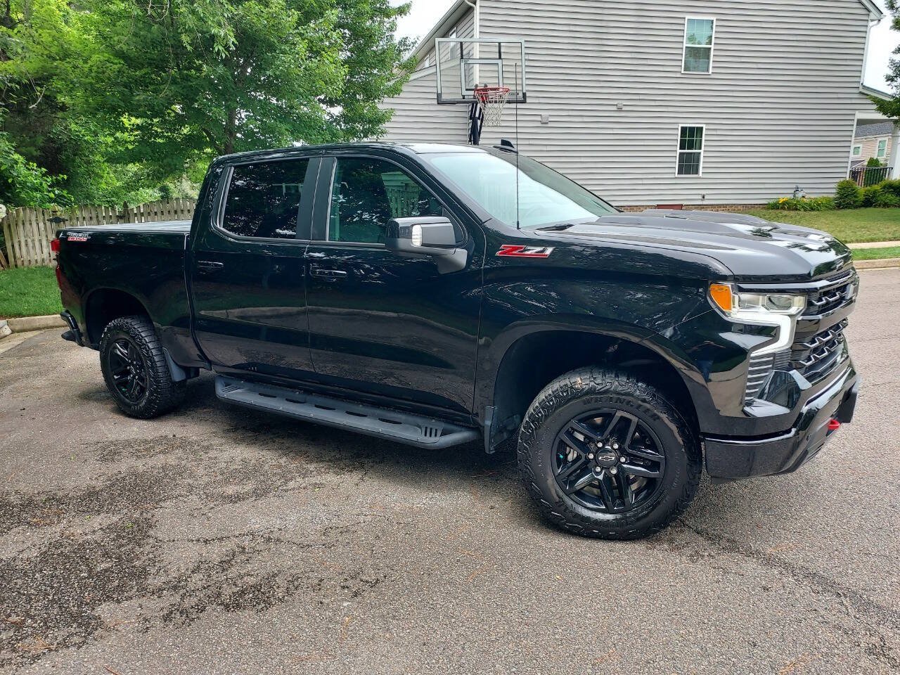Used 2024 Chevrolet Silverado 1500 LT Trail Boss w/ LT Trail Boss Premium Package AWD/4WD image 3