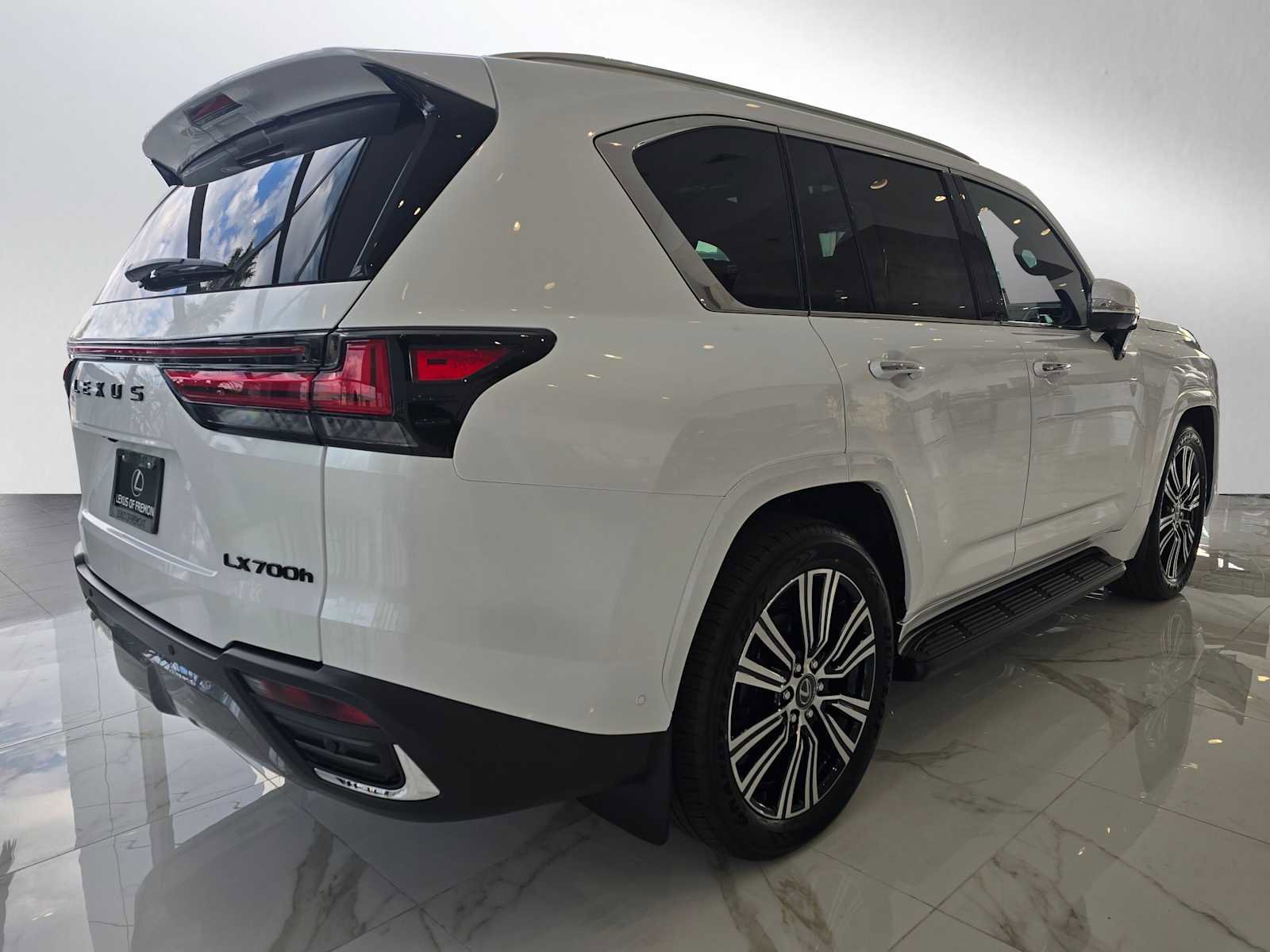 New 2026 Lexus LX 700h Luxury image 3