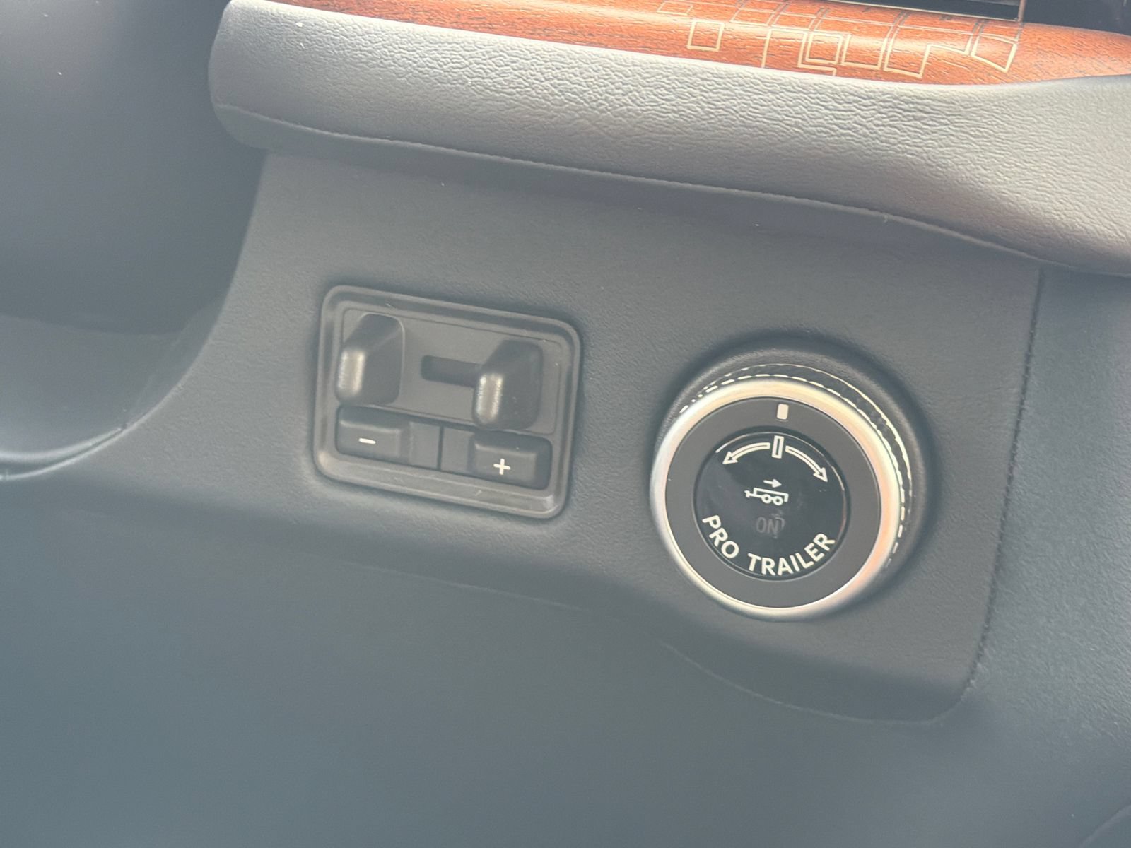 New 2026 Lincoln Navigator L Black Label AWD/4WD image 29