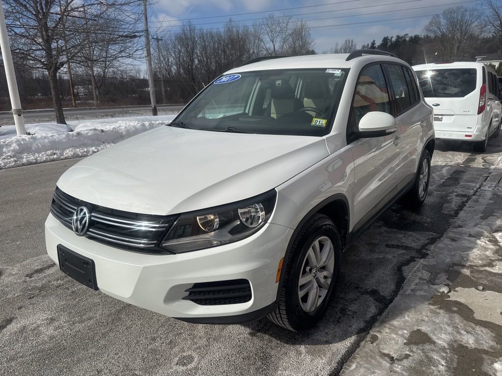 Used 2017 Volkswagen Tiguan Limited image 3