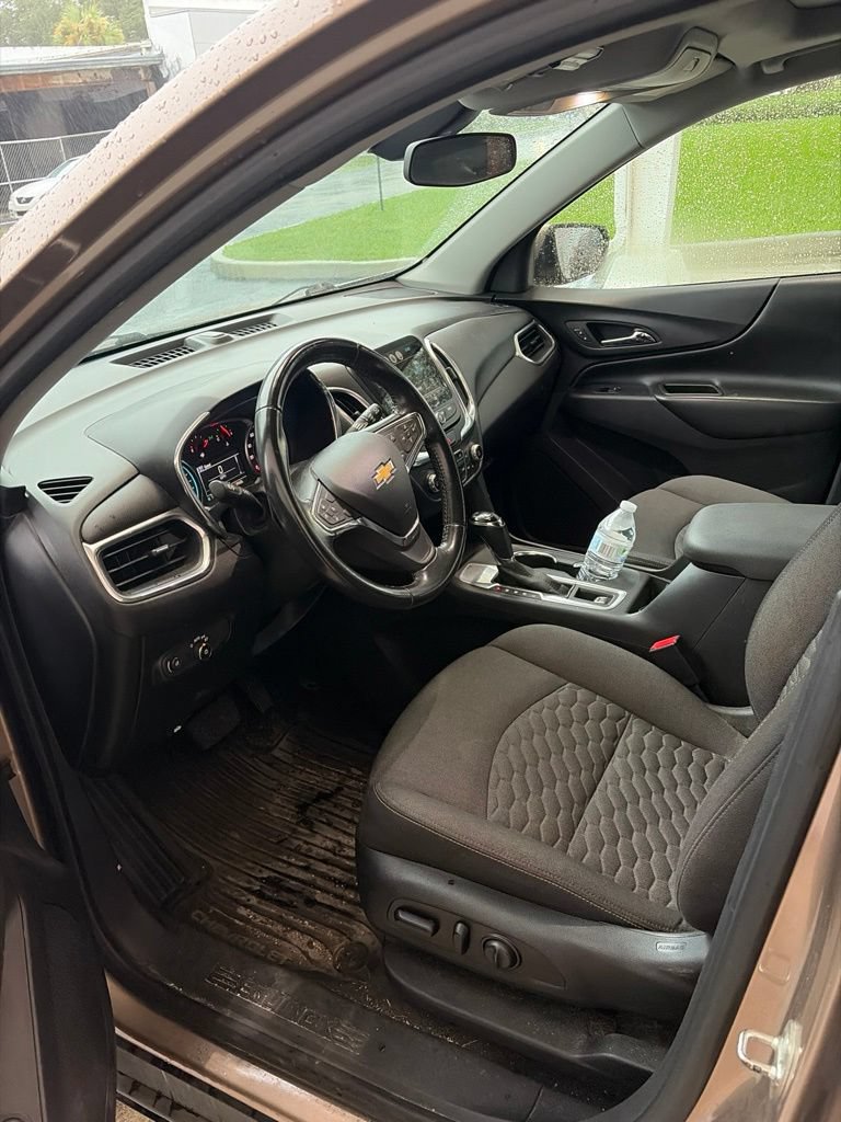 Used 2018 Chevrolet Equinox LT w/ Sun & Infotainment Package FWD image 3
