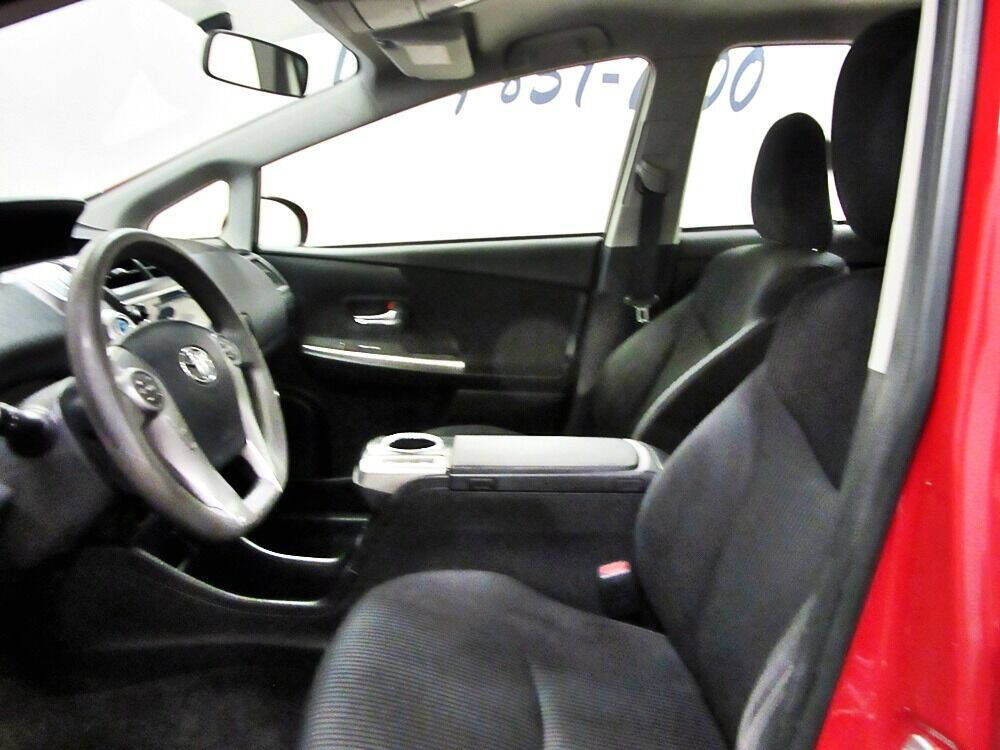 Used 2017 Toyota Prius V Two image 8