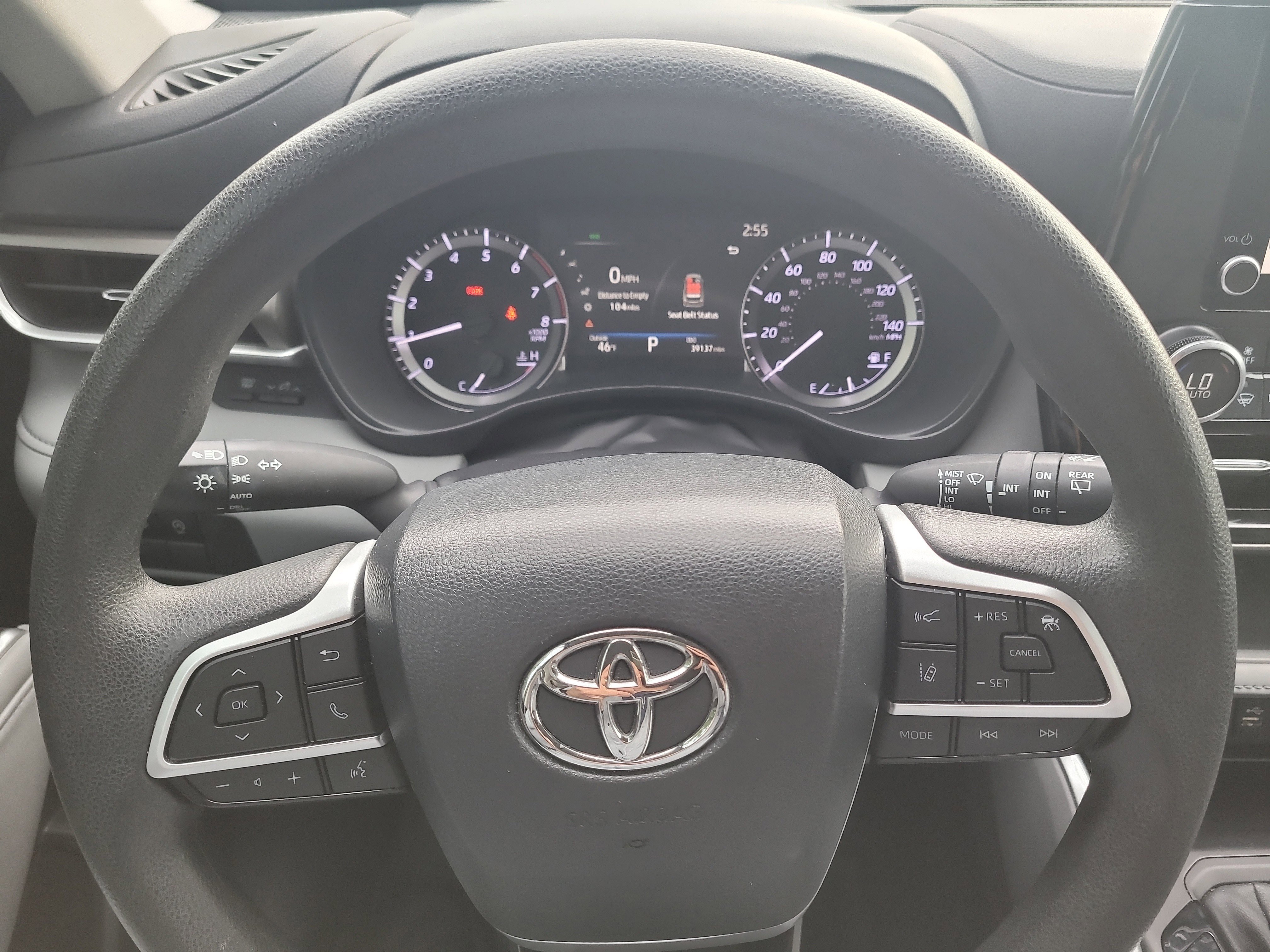 Used 2023 Toyota Highlander L FWD image 29