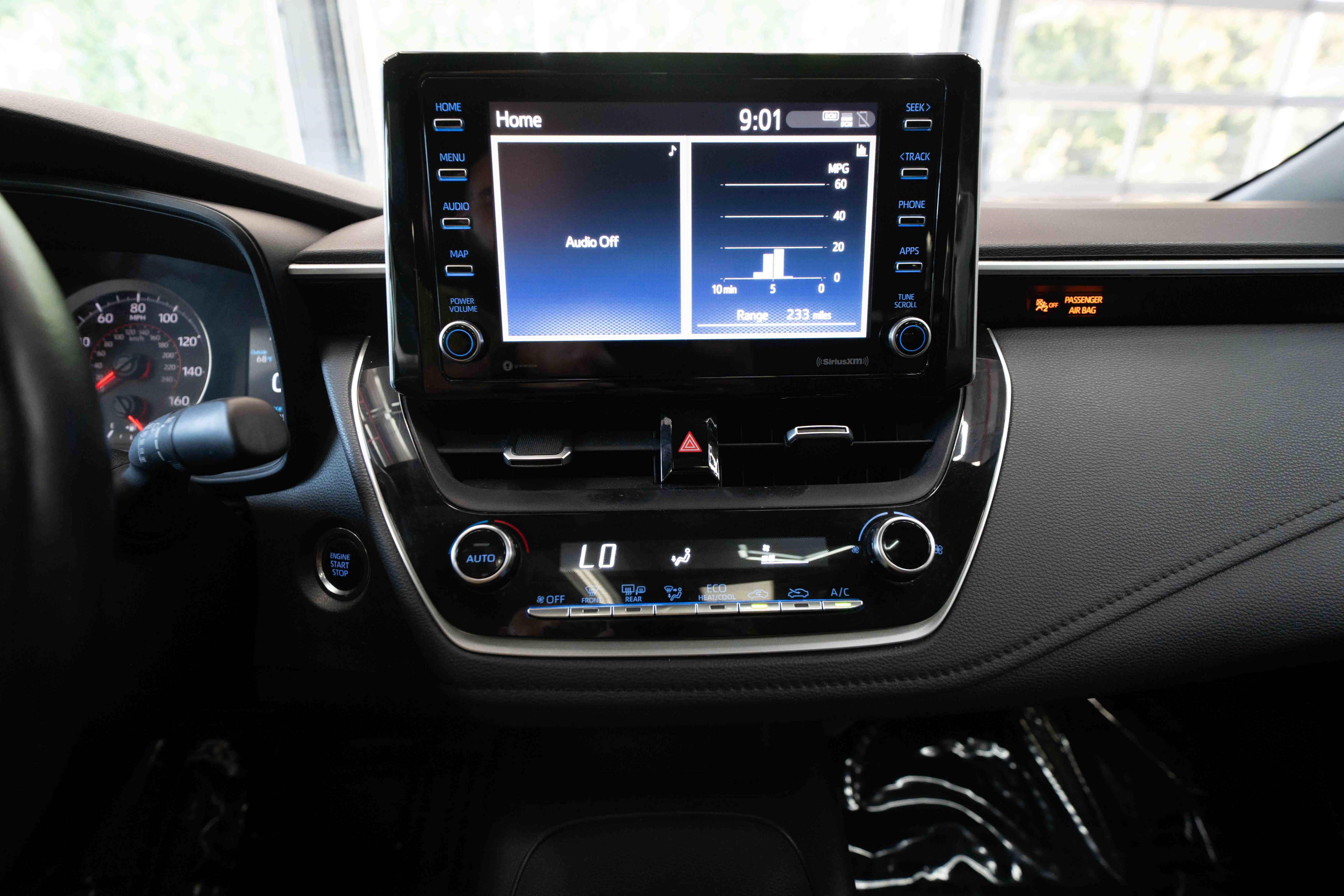 Used 2021 Toyota Corolla SE w/ SE Premium Package FWD image 17