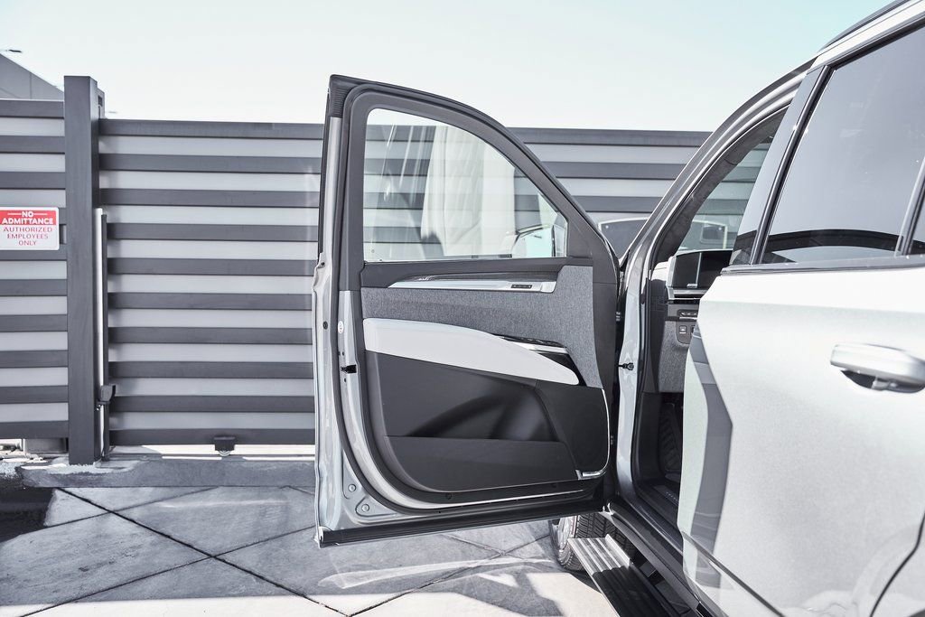 Used 2026 Cadillac Escalade V image 35