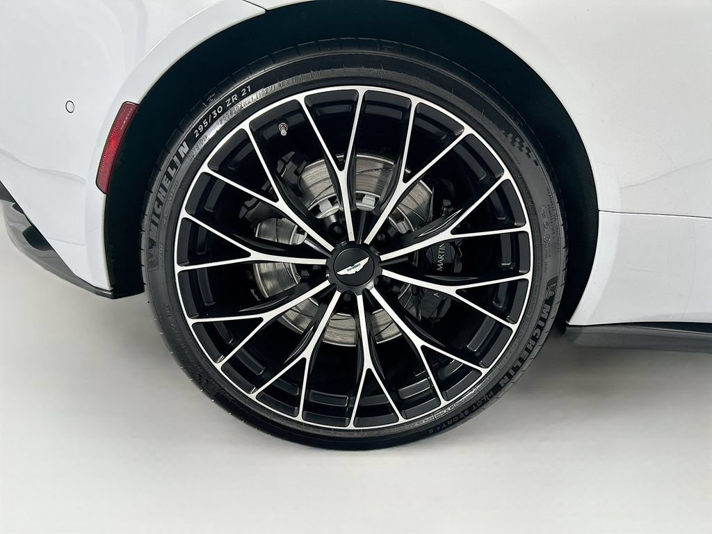 Used 2023 Aston Martin DB11 Coupe RWD image 30