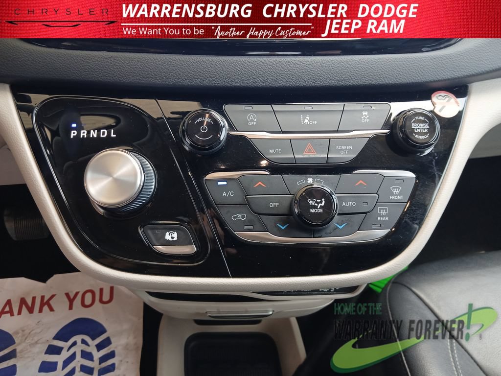 Used 2022 Chrysler Pacifica Touring-L FWD image 25