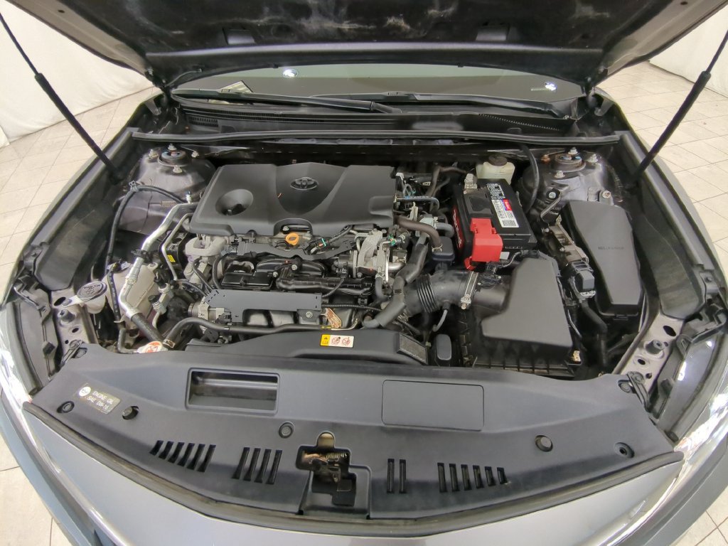 Used 2018 Toyota Camry SE w/ Moonroof Package FWD image 32