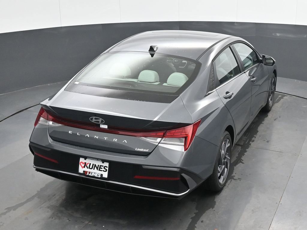 Certified 2025 Hyundai Elantra Limited image 38