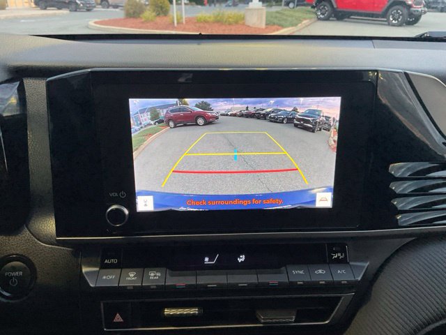 Used 2025 Toyota Camry SE FWD image 18