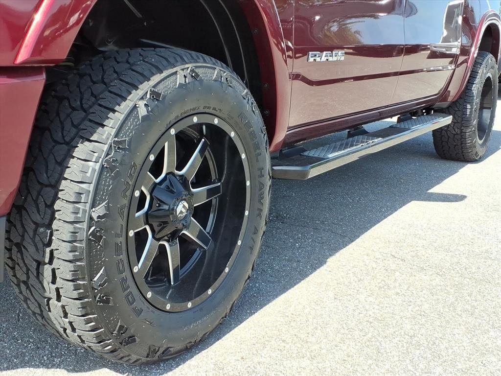 Used 2021 RAM 1500 Laramie w/ Sport Appearance Package AWD/4WD image 8