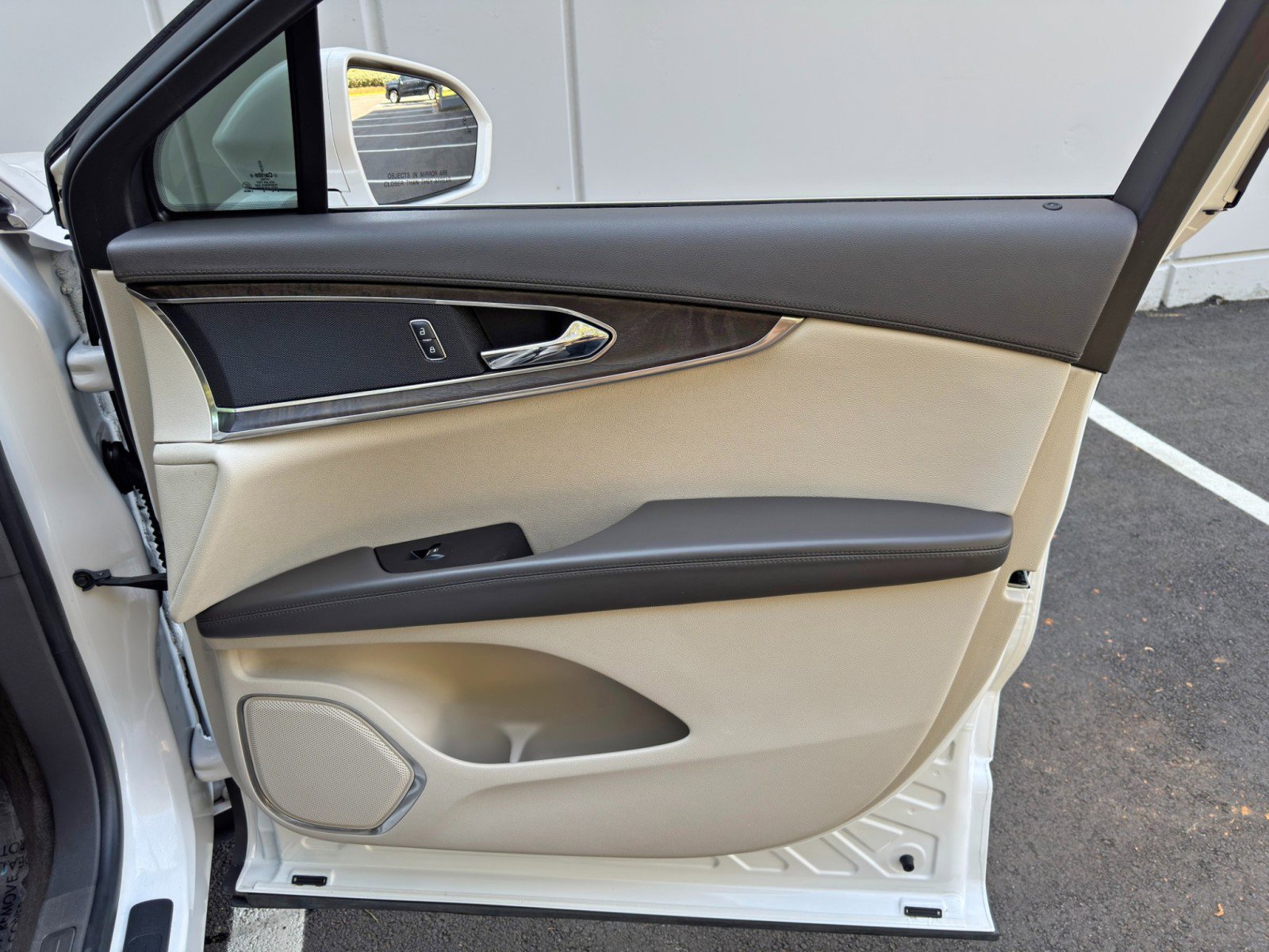 Used 2017 Lincoln MKX Select w/ Select Plus Package image 36