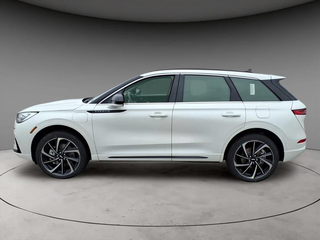 New 2026 Lincoln Corsair Grand Touring AWD/4WD image 2