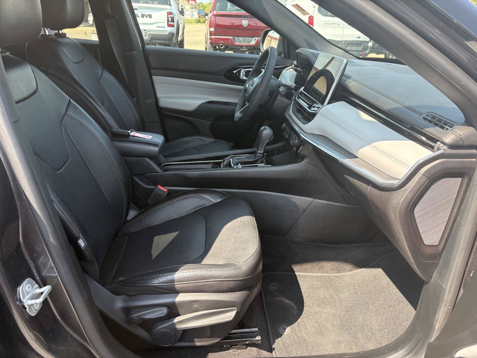 Used 2023 Jeep Compass Limited w/ Sun and Sound Group AWD/4WD image 20