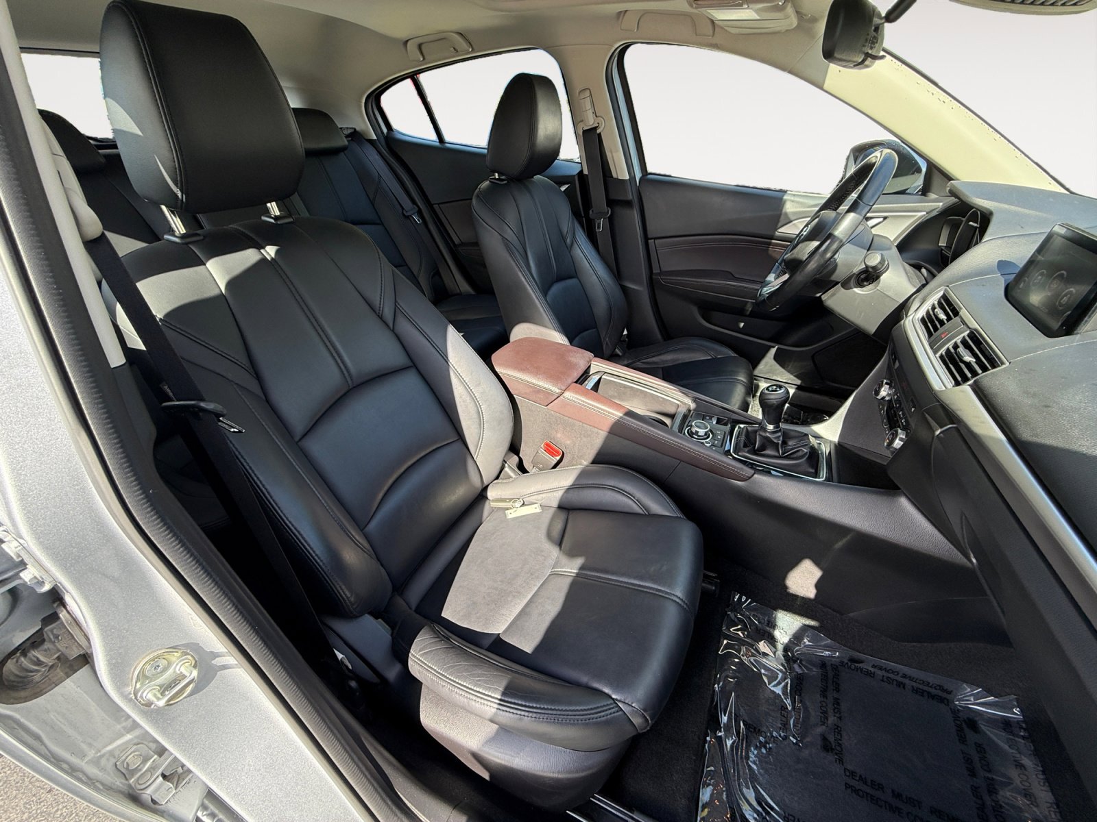 Used 2017 MAZDA MAZDA3 Touring FWD image 19