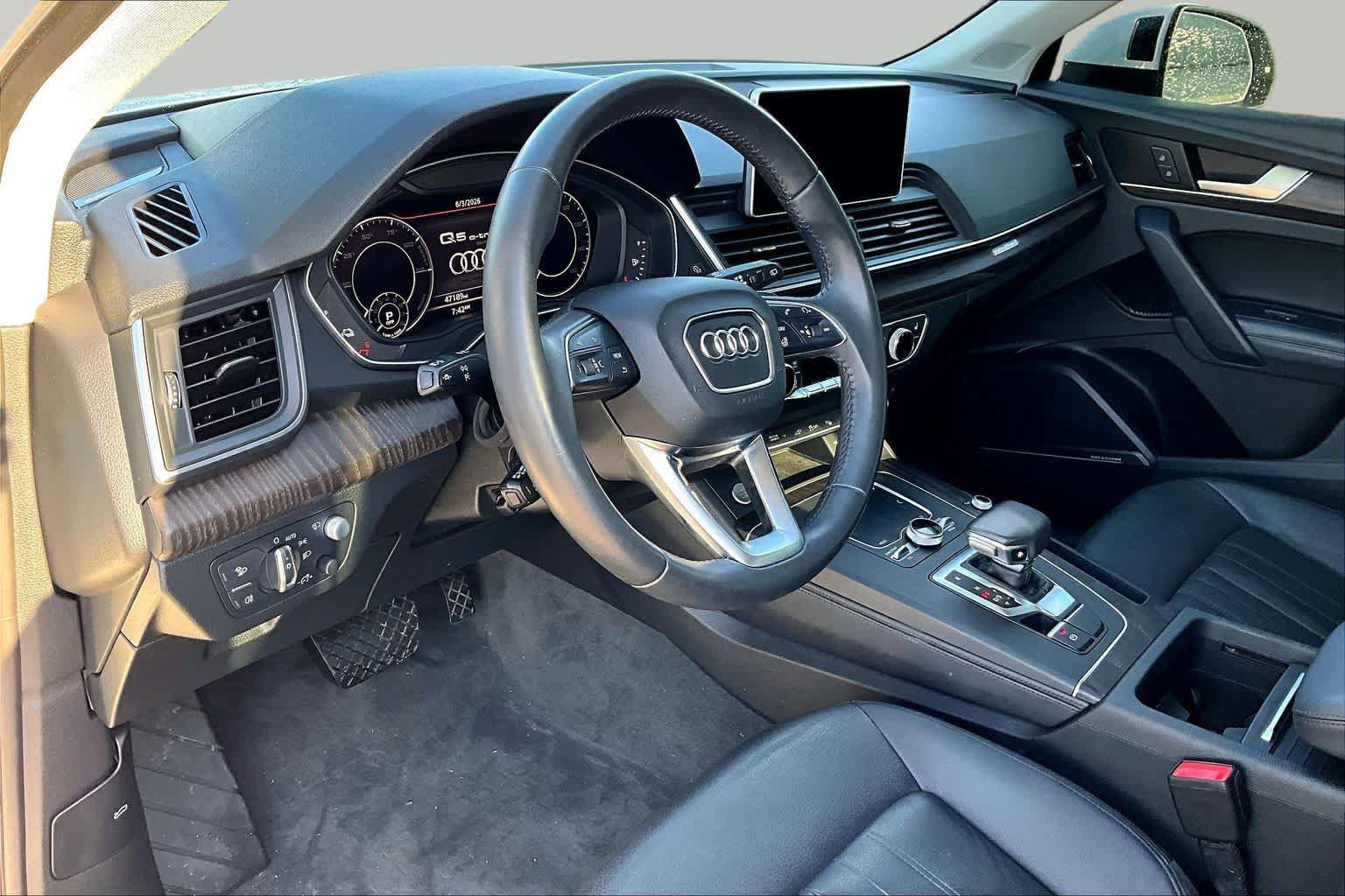 Used 2020 Audi Q5 e Prestige AWD/4WD image 17