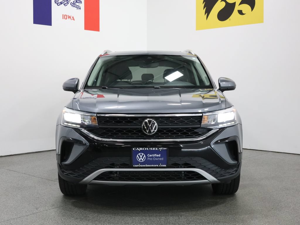 Used 2023 Volkswagen Taos SE w/ Panoramic Sunroof Package AWD/4WD image 7