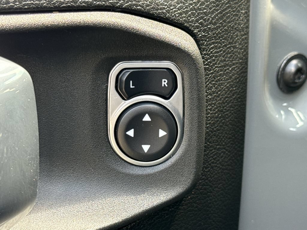 Used 2022 Jeep Wrangler Unlimited Rubicon w/ LED Lighting Group AWD/4WD image 23