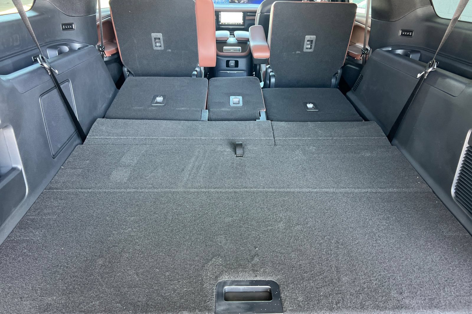 New 2026 Lincoln Navigator L Reserve AWD/4WD image 13