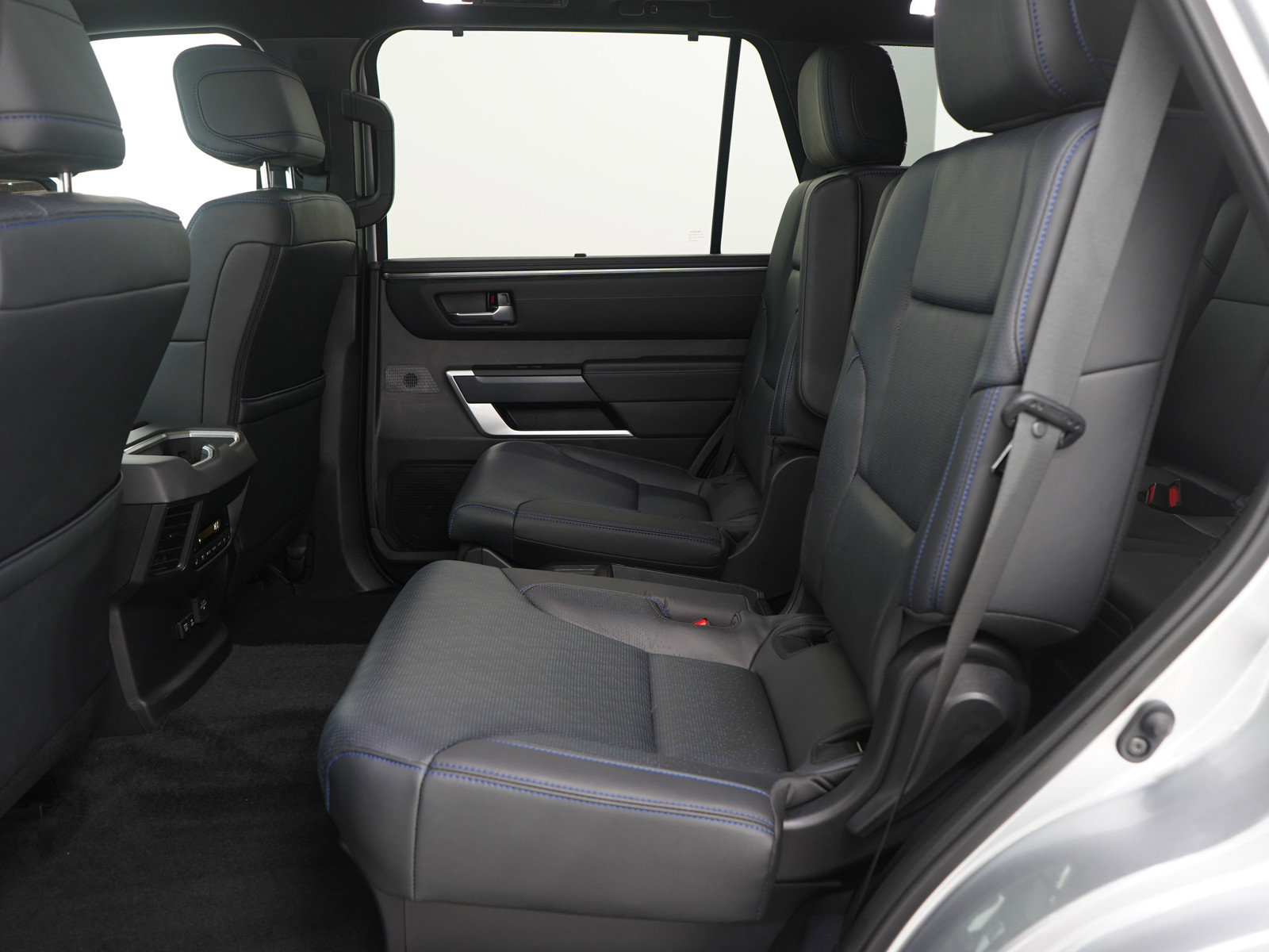 Used 2025 Toyota Sequoia Platinum image 17