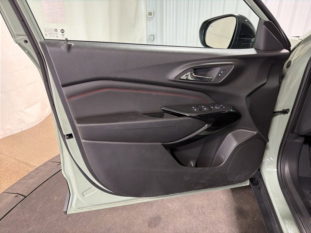 Certified 2024 Chevrolet Trax RS w/ Driver Confidence Package image 4