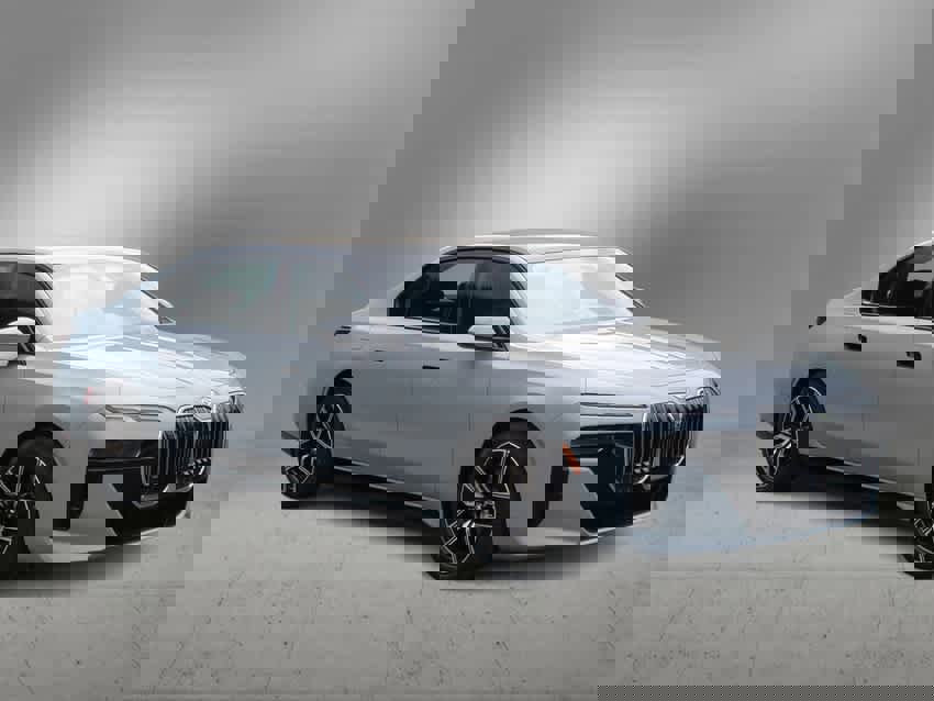 New 2025 BMW 740i xDrive 740i xDrive image 2