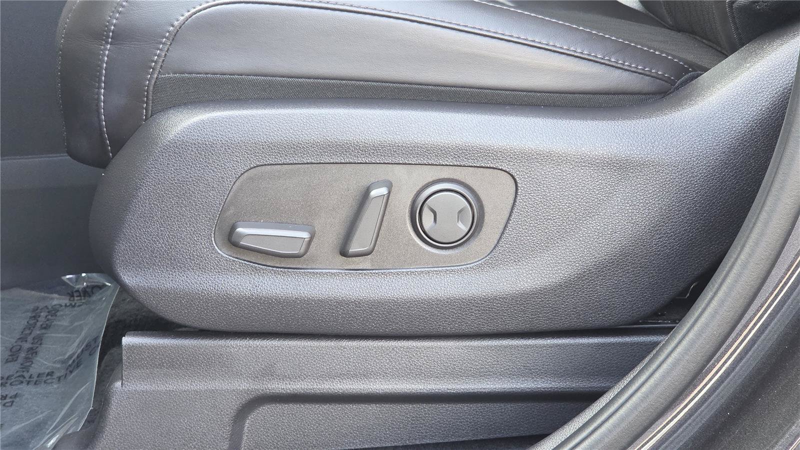 Certified 2024 Kia Carnival EX FWD image 16