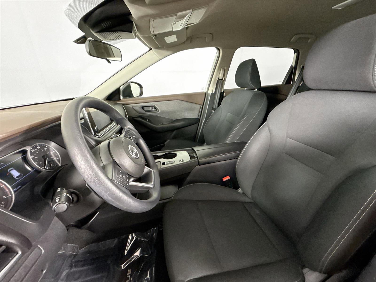Used 2023 Nissan Rogue S FWD video 3