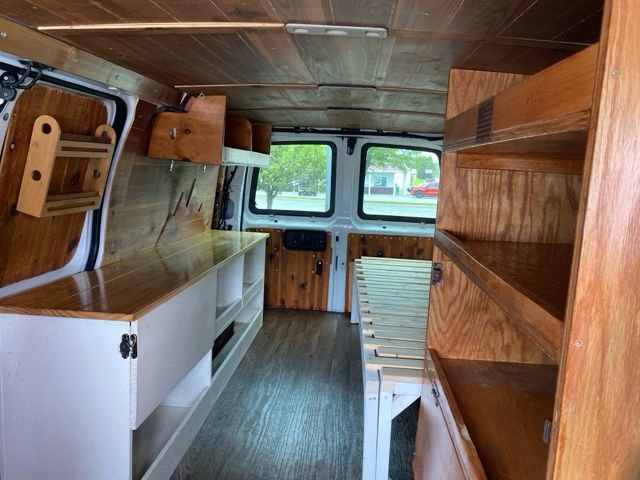 Used 2018 Chevrolet Express 2500 RWD image 24