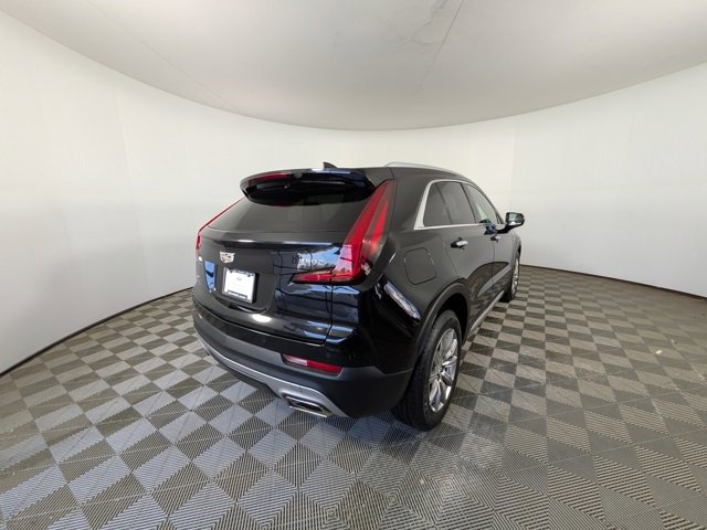 Used 2021 Cadillac XT4 Premium Luxury image 3