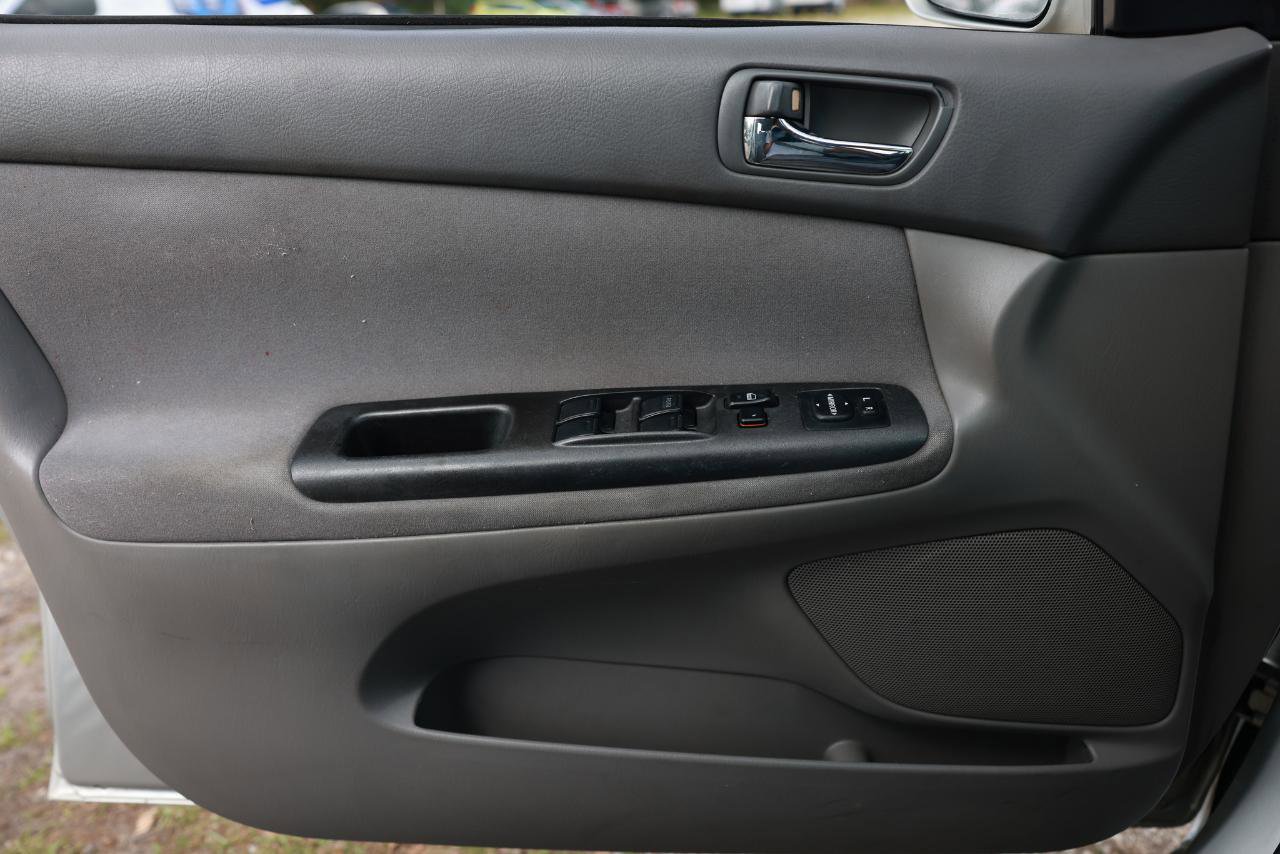 Used 2005 Toyota Camry SE FWD image 39