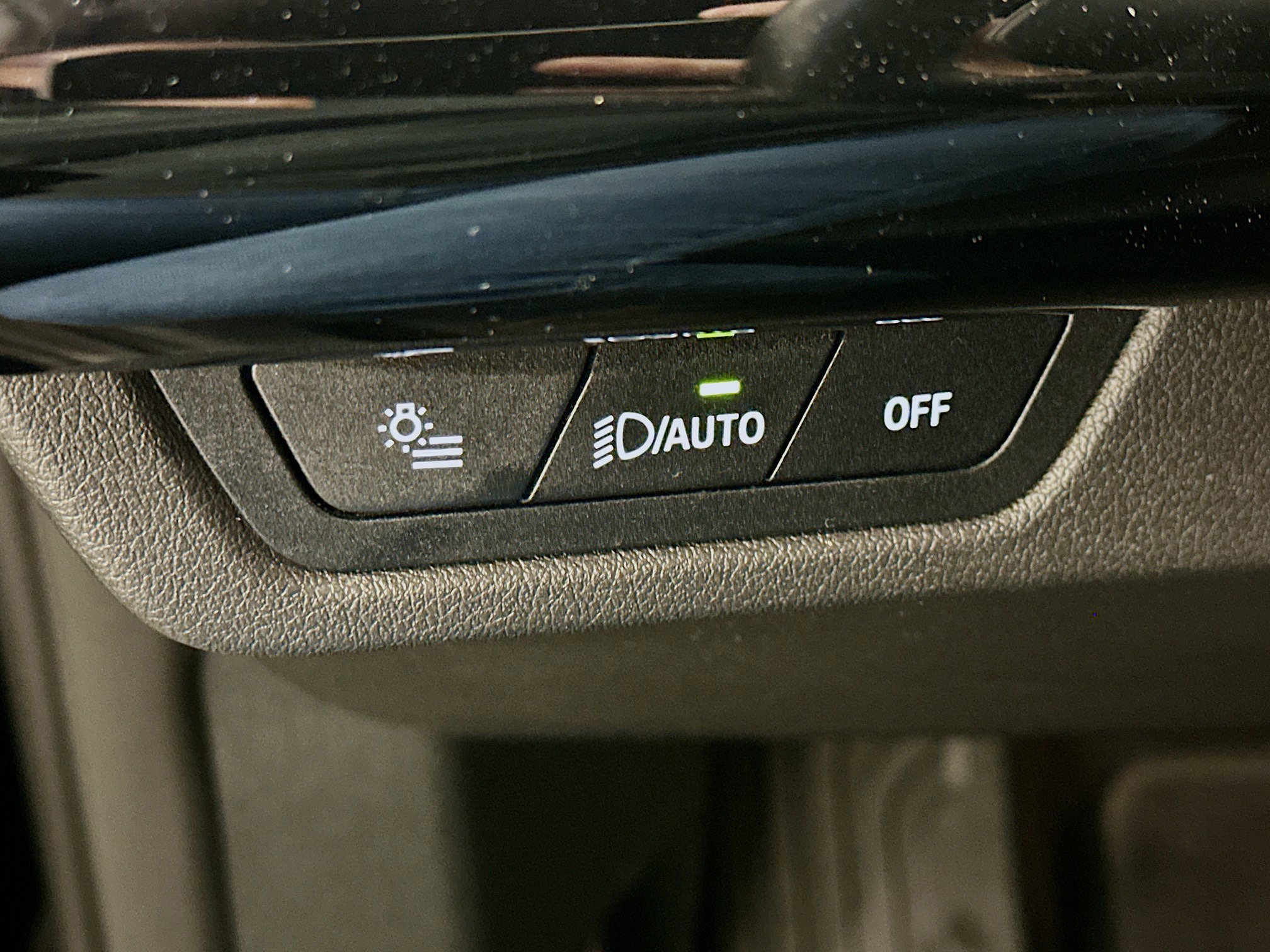 Used 2025 BMW X2 xDrive28i image 17