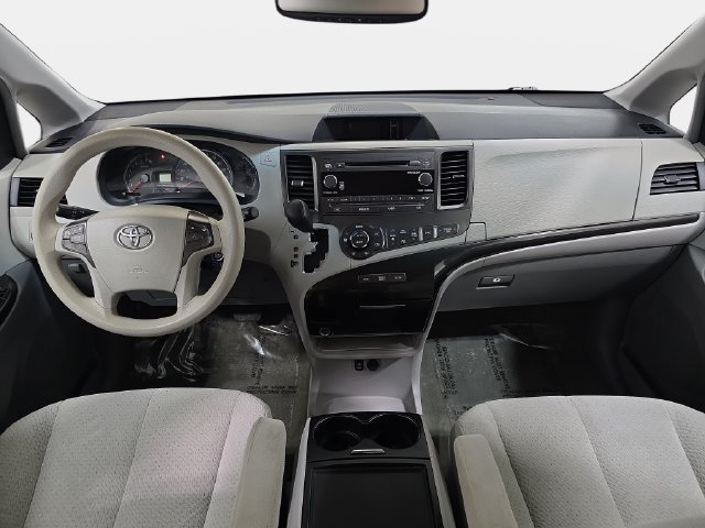 Used 2014 Toyota Sienna LE FWD image 10
