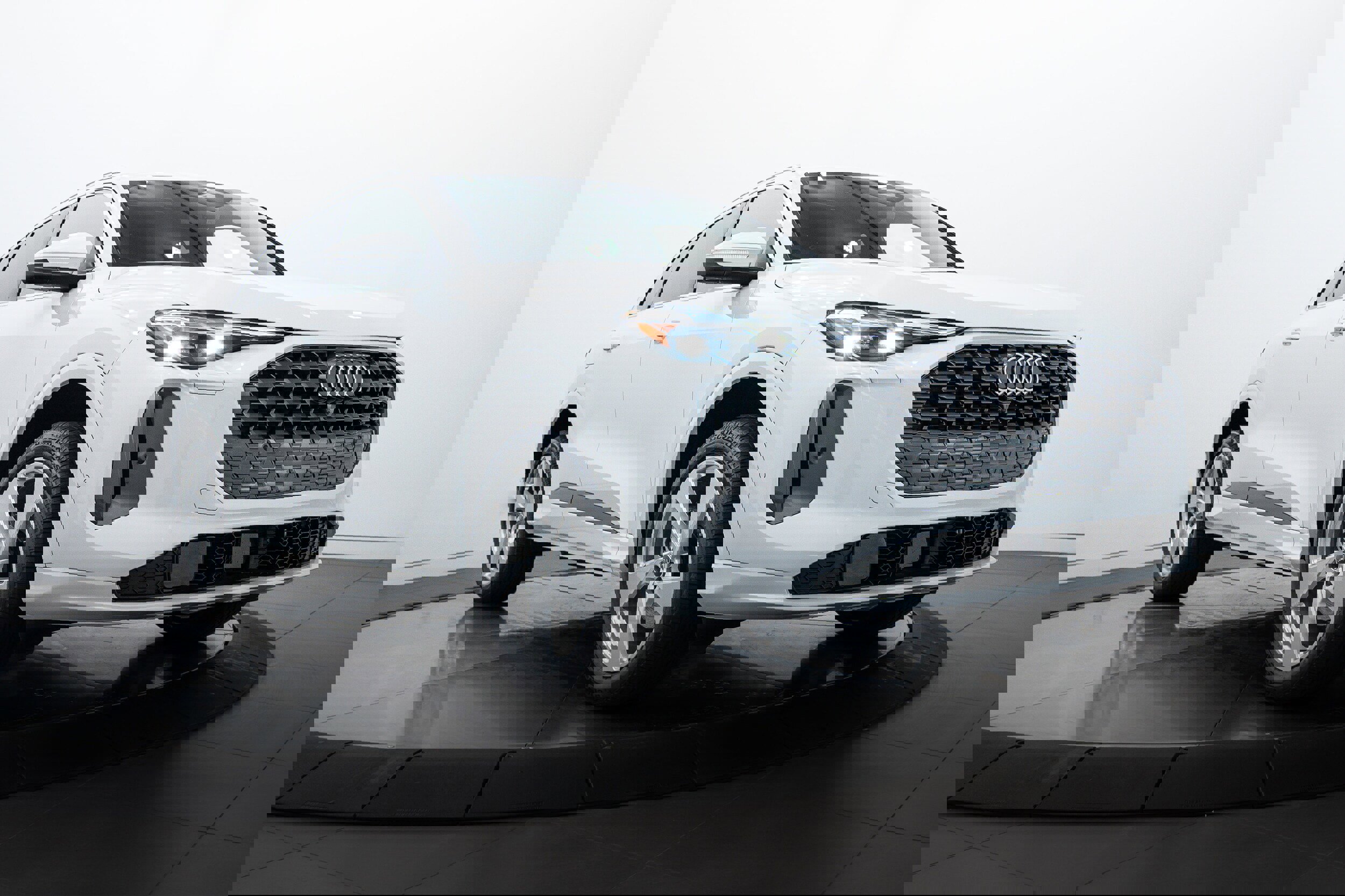 New 2025 Audi Q5 2.0T Premium Plus